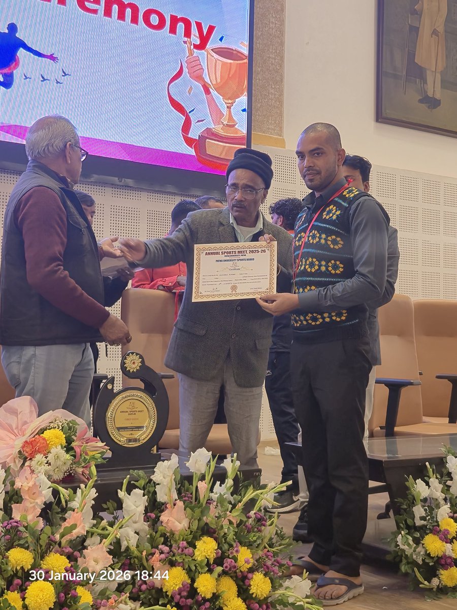 <a href="/idma_india1/">IDMA INDIA</a> के तीन खिलाडियों को आज पटना विश्विद्यालय के सीनेट हाल में प्रमाणपत्र दे कर सम्मानित किया गया। स्वाति यादव (-50 KG) अकुल राज (+84 KG) संदीप पटेल (-67 KG) सभी खिलाड़ी पटना विश्विद्यालय के तरफ से मार्च में होने वाले उत्तरी- पूर्वी जोनल कराटे प्रतियोगिता में भाग लेंगे।