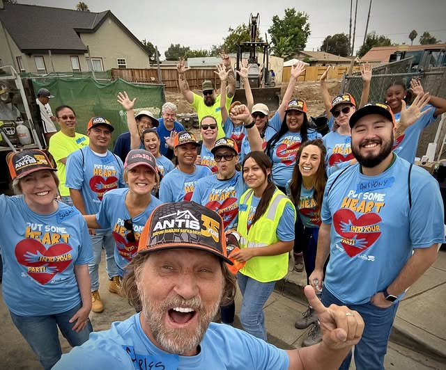 habitatoc's tweet photo. We might be biased, but it’s hard to imagine a better way to have fun at work than volunteering on a Team Build. 🛠️😊

Psst… 👀👀👀 If this sounds like your kind of fun, #LeadersBuild2026 is coming soon on March 5! Learn more at https://t.co/0jhThbhj78.

#NationalFunAtWorkDay https://t.co/rIGVb75NZg