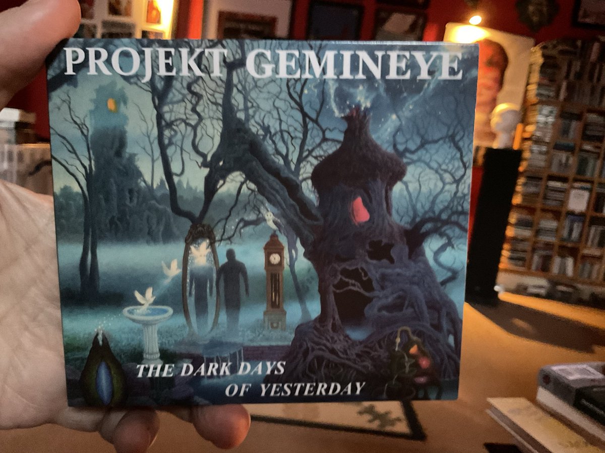 JonsVinyl's tweet photo. Mark Anthony K and his excellent new Projekt Gemineye release “The Dark Days of Yesterday”. Twin guitars, great harmony vocals and superb drumming.  Hints of Rush in there.  I cannot recommend enough. 

#markanthonyk
#projektgemineye #progrock #rock https://t.co/cWZXPVvUNZ