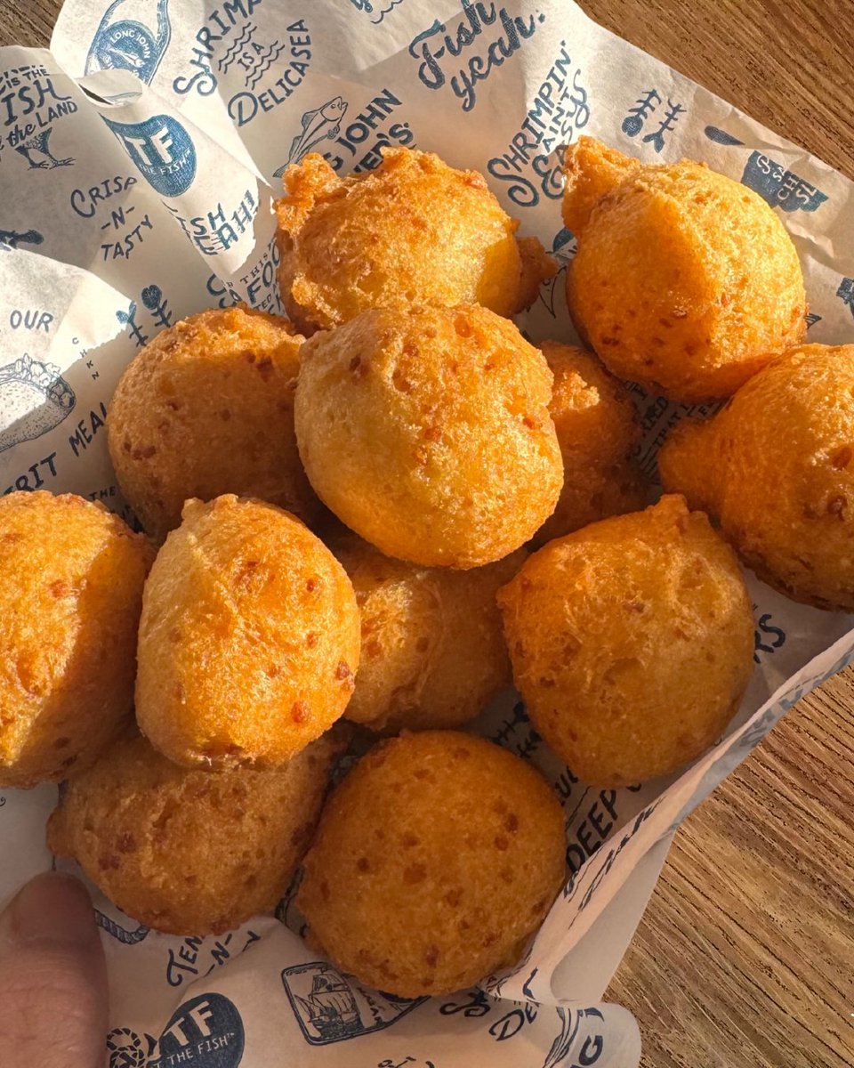 Long John Silver's 🟡 tweet media