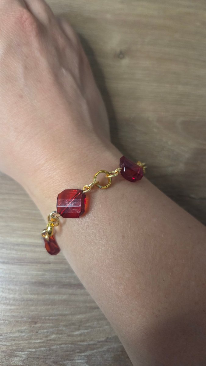 Ustedes creen que solo hago aretes? Nuaaa pulseras también.  Vean esta belleza <a href="/Marruccamiel/">marrucca accesorios</a>