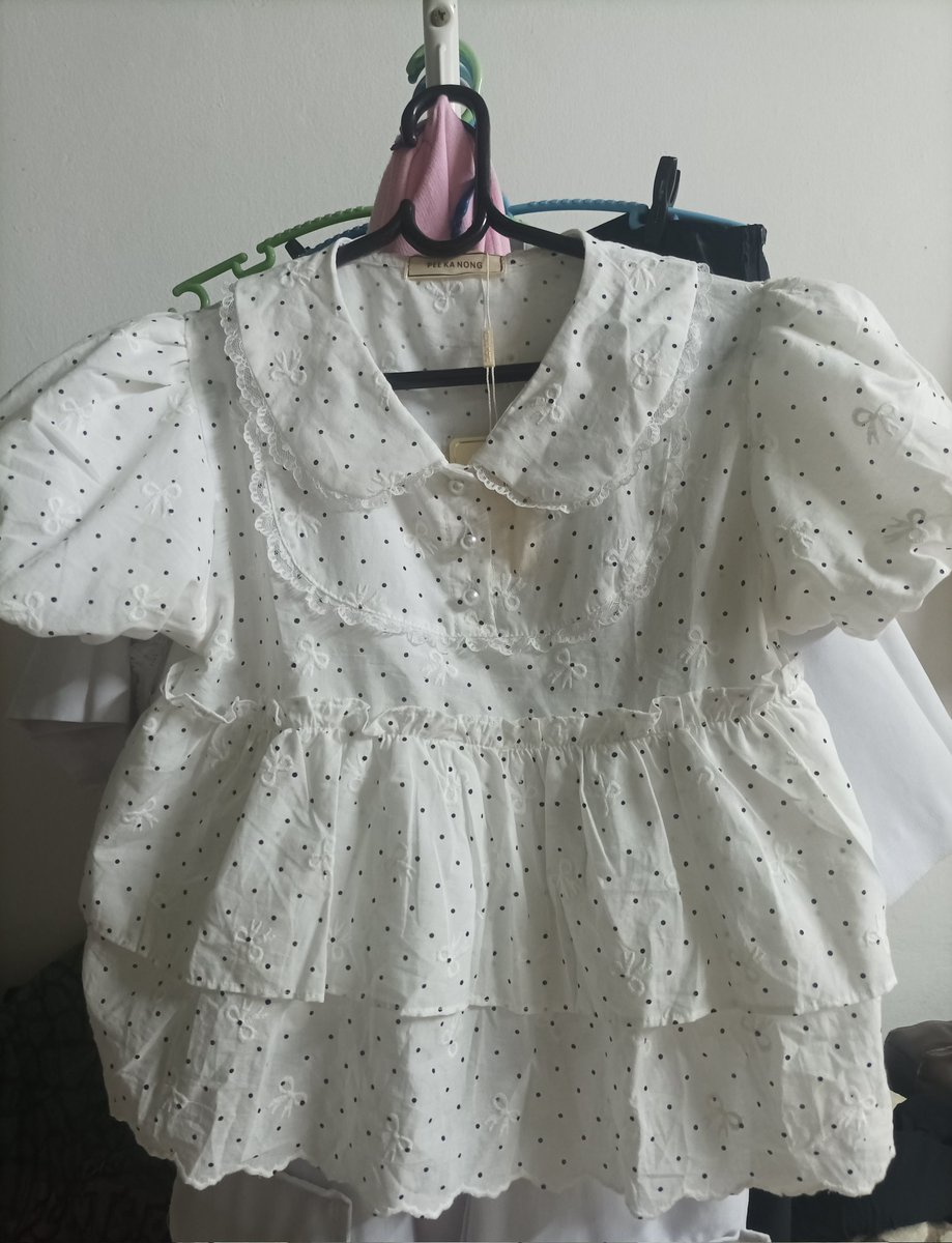 sincehanuel's tweet photo. ส่งต่อ เสื้อมือ 1 ห้อยป้าย
Polkadot แขนตุ๊กตา สีขาว อก 36 ยาว 20.2

📫 290 รวมส่ง

#โล๊ะตู้เสื้อผ้า #ส่งต่อเสื้อผ้า #เสื้อผ้ามือหนึ่ง #ส่งต่อราคาถูก #ส่งต่อstylist #stylist #ส่งต่อcintage #cintage #vghbkk #beming #kome https://t.co/O6sb4hqsuD