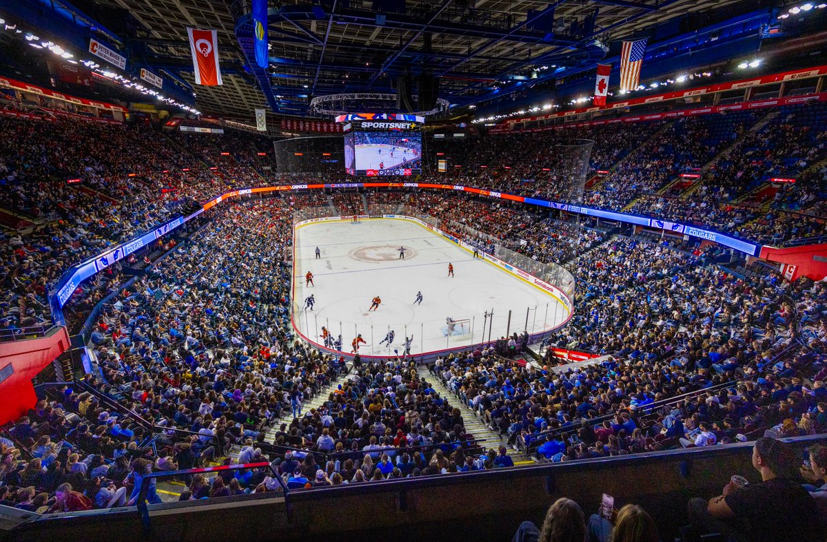 Still thinking about this #CrowchildClassic crowd 😍

Last night's event broke another <a href="/USPORTSca/">U SPORTS</a> men's hockey regular season attendance record, tallying 13,324 spectators.

Well done, <a href="/MRUCougars/">Mount Royal Cougars</a> and <a href="/UCDinos/">UCalgary Dinos</a> fans 👏