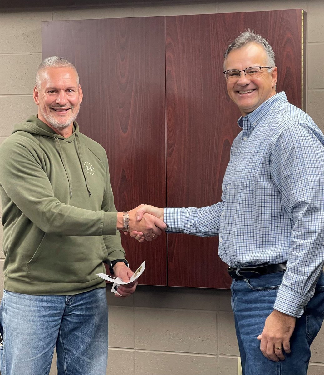 SouthDakotaDOT's tweet photo. Congratulations to Dan Strand, Pierre Area Project Engineer, for his 40 years of dedicated service with the SDDOT! 

Dan (pictured left) recently received his 40-year pin from Pierre Area Engineer, Dean VanDeWiele. Thank you Dan, we truly appreciate all you do! #SDDOT #SD511 https://t.co/yOSX2IYTsO
