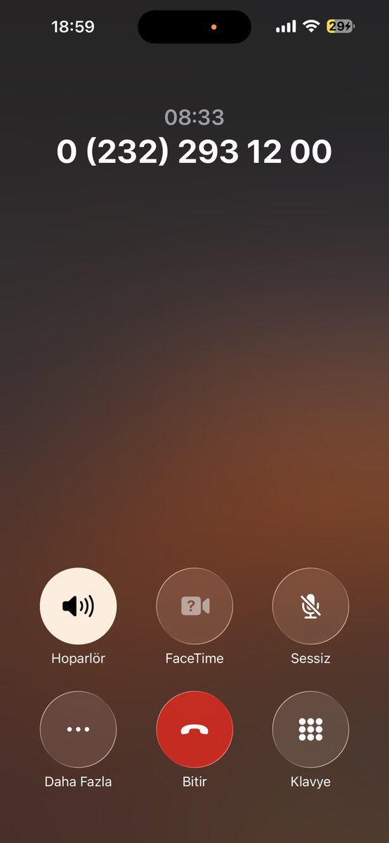 ceyshedesign's tweet photo. @izmirbld Telefon hatlarınız kitlenmiş durumda daha önümde 10 kişi daha var Karşıyaka’ya 18.00 de su verilecek diye söylediler öğlen saat 19.00 hala su yok arıyoruz muhattap yok dakikalarca bekliyoruz SUSUZ BIRAKMAK NEDİR YA SAATLERDİR YETER ARTIK!!! https://t.co/Q5yyF8qqUs