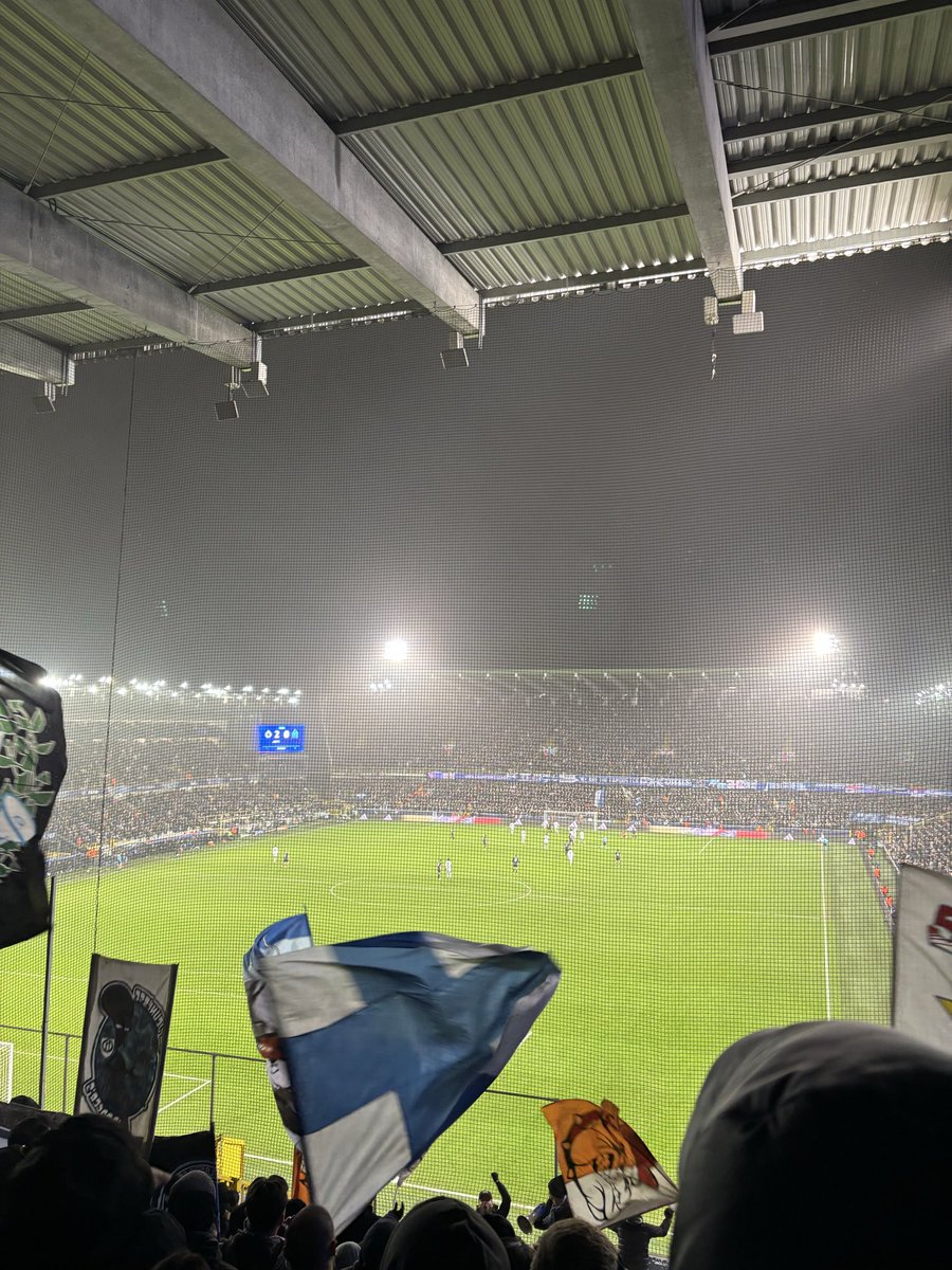 BryanTeamdems's tweet image. @OM_Officiel  @ClubBrugge  

Être supporter ne devrait jamais exposer à ça

Après le match #BRUOM mes deux amis et moi avons été agressés par 15 personnes cagoulées et masquées, sans aucune provocation de notre part 

Je souffre d’une fracture de l’orbite gauche

 #TeamOM  #OM