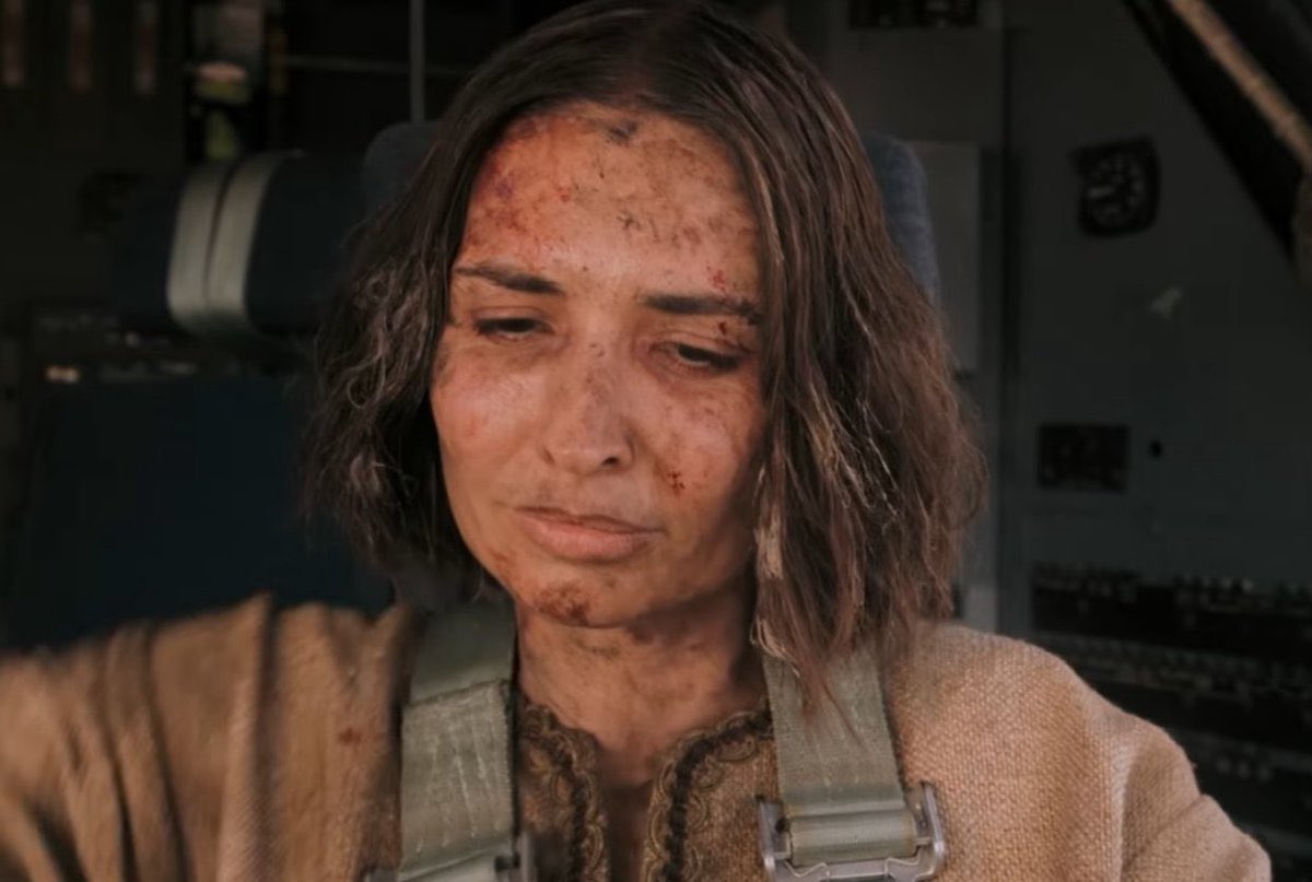 lionesspike's tweet photo. bridgerton fans: HOW on earth could benedict not recognize sophie without her mask?

fam, half the pluribus watchers didn’t know this was the same woman ill believe anything now https://t.co/uJpEgfnB47