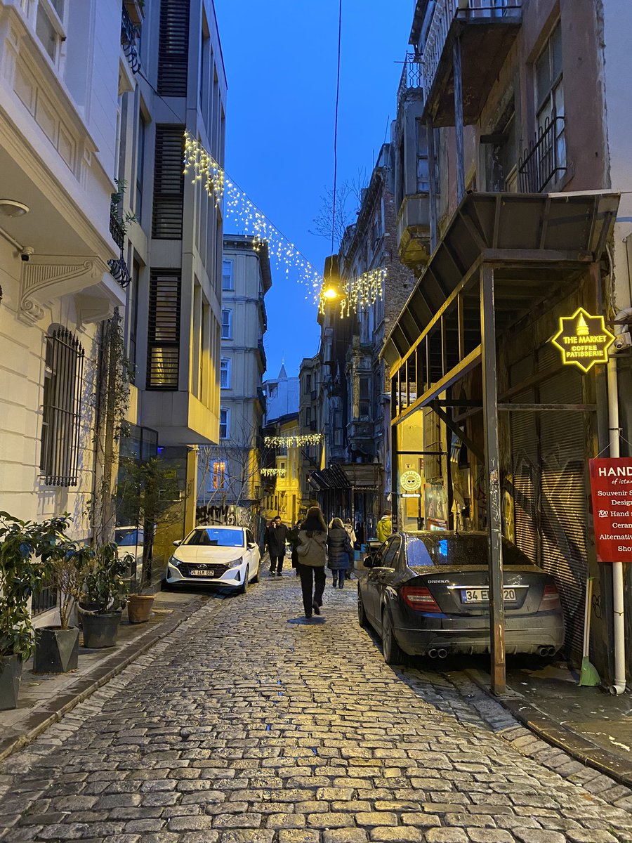 Çirkin İstanbul tweet media