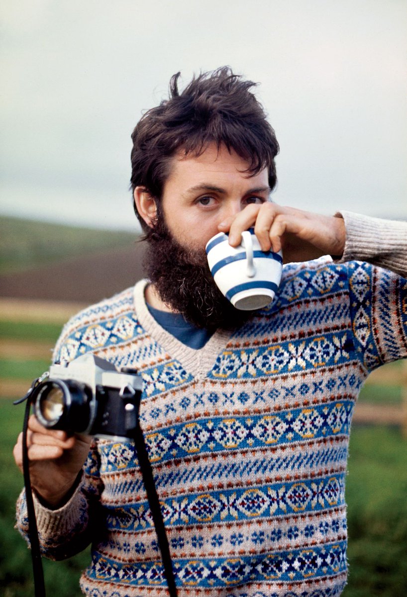 CSandbatch's tweet image. Casual reminder Bob Dylan and Paul Mccartney invented both kinds of hipster in the 70s.