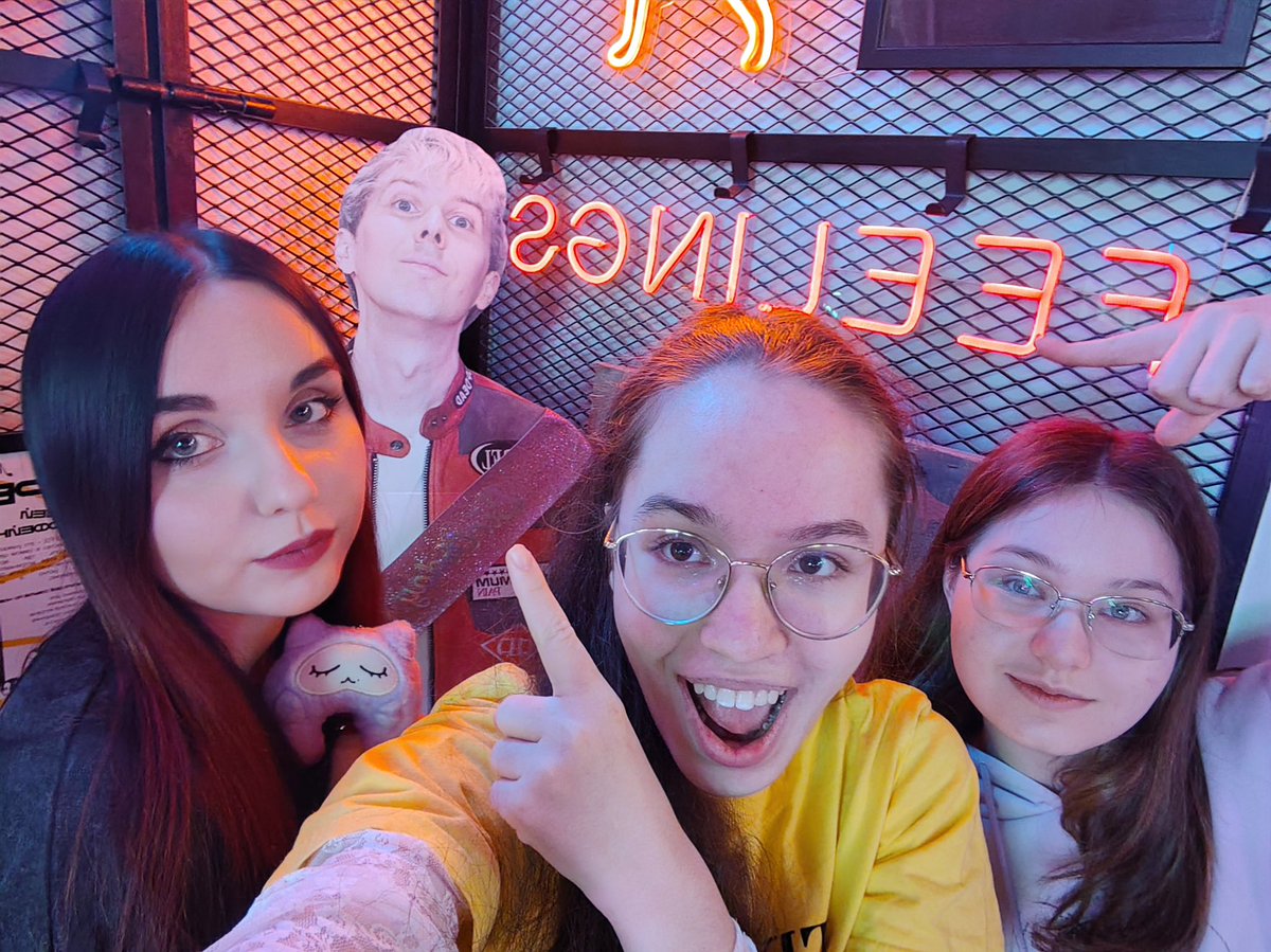 ᴅemonᴅh 𝘳+ꫀ 🦖📼 tweet media