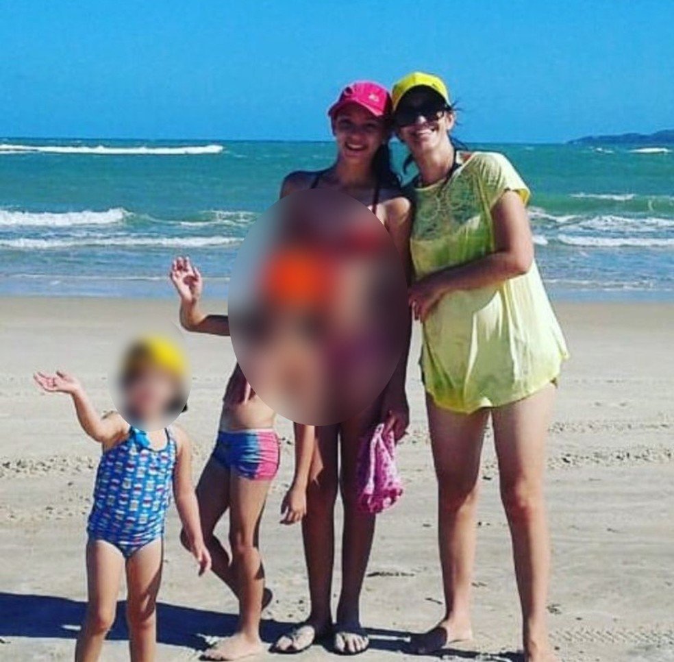 reportersalles's tweet photo. Relembre a impunidade: Homem que matou mãe e três filhas tinha antecedentes por estupro e latrocínio e estava em liberdade

O criminoso confessou que invadiu a residência, esfaqueou e abusou sexualmente das vítimas; duas eram menores de idade. 

Caso aconteceu em 2023.

O assassino, Gilberto Rodrigues dos Anjos, já tinha assassinado e estuprado outra pessoa, mas estava solto — o que possibilitou a chacina no Mato Grosso.