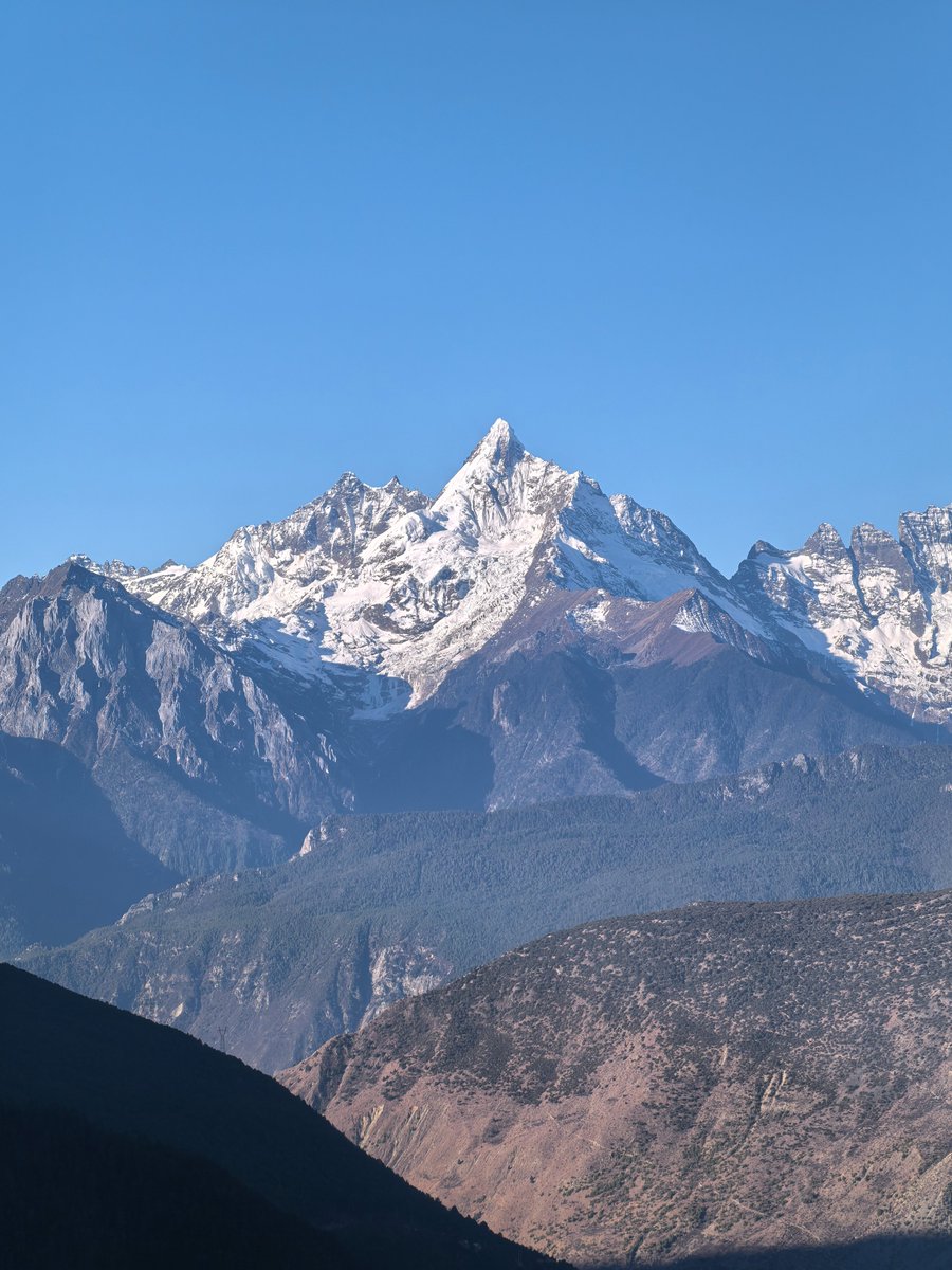 YangN93852's tweet photo. 梅里雪山 https://t.co/3l4wP1JN65