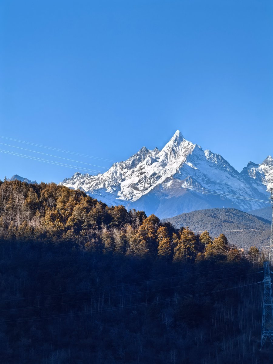 YangN93852's tweet photo. 梅里雪山 https://t.co/3l4wP1JN65