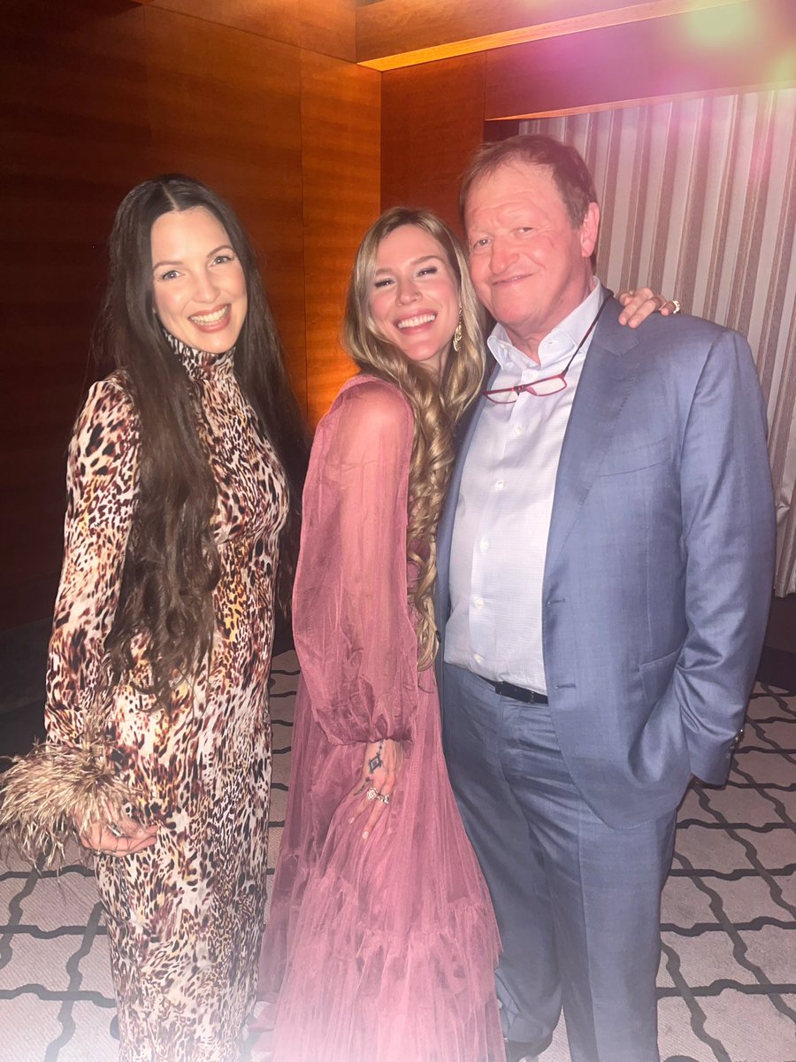 aruba ▼ red tweet media