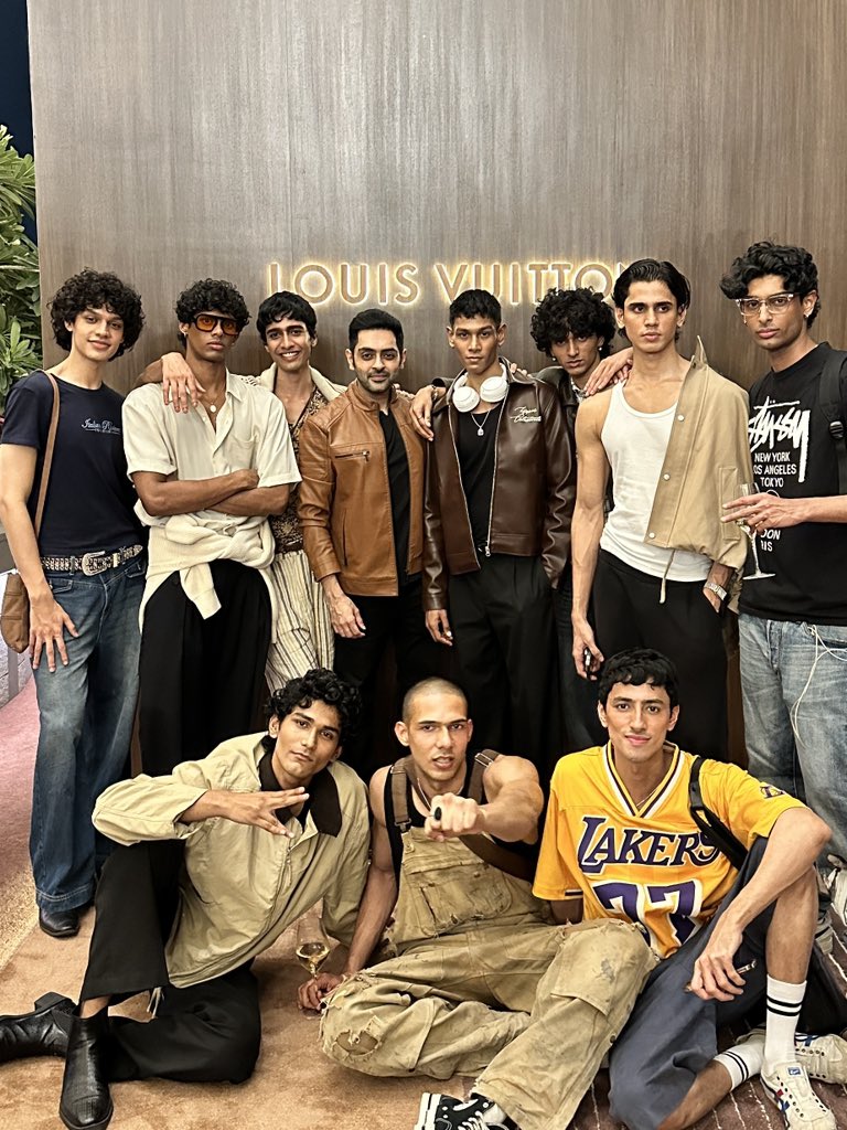 karan_chhabra's tweet image. The Grand  @louisvuitton Men's Spring-Summer 2026 Trunk Show  !!   

#louisvuitton #louisvuittonmen #menwithstyle