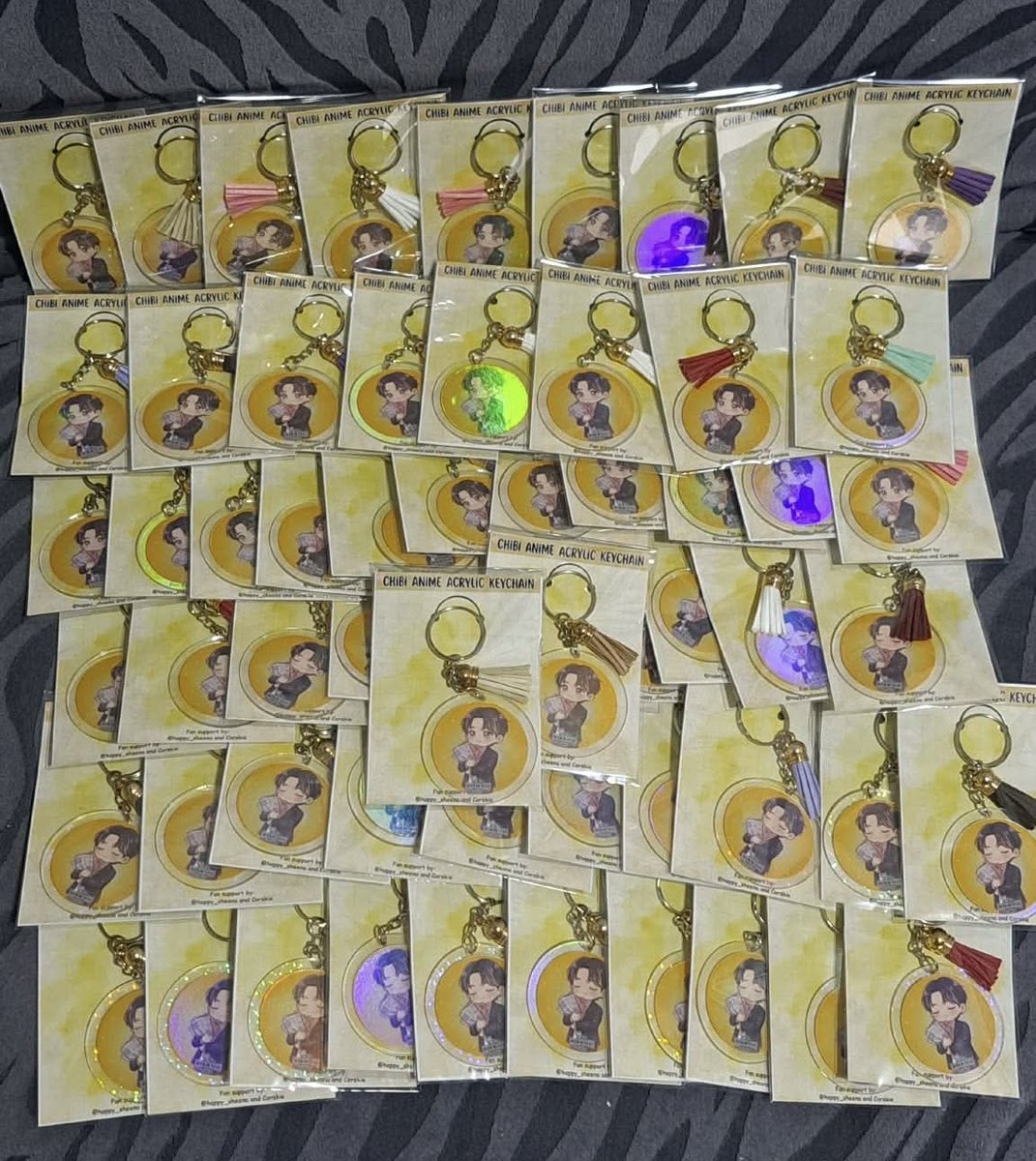happy_sheena's tweet photo. Fan Support and Giveaways by @EbolMaricor and @happy_sheena 
Tae-poong Keyrings with 🌈

See you all at the venue!💛

#이준호 #LEEJUNHO #จุนโฮ #TYPHOONFAMILY
#TyphoonFamily_DRAMA_FANMEETING
#O3Collective #O3CLTV #TyphoonFamilyFMinBKKwithLEEJUNHO https://t.co/05djV8xRjL