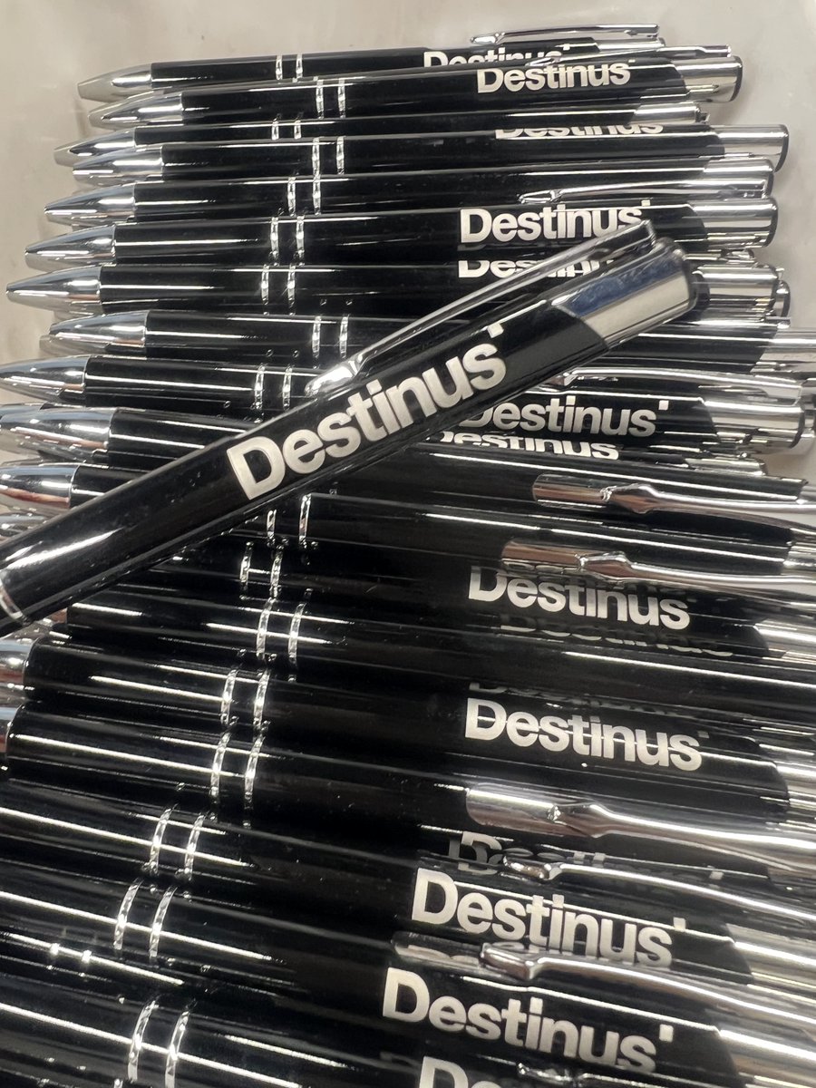 uvimark.com/boligrafos-per…
¿Buscas un regalo promocional que funcione? 📷
Los bolígrafos personalizados son económicos, útiles y perfectos para que tu marca viaje a todas partes 📷
📷 Escríbenos y personaliza el tuyo

#Hashtags
#Publicidad #Merchandising #BolígrafosConLogo