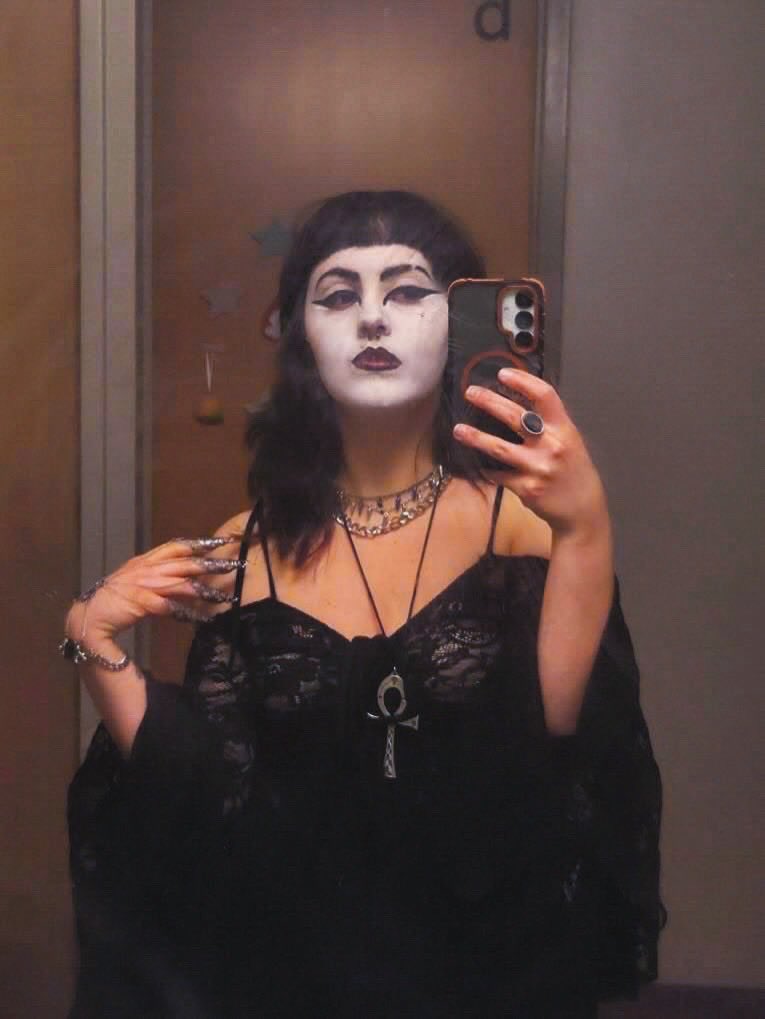 ༒︎༻noe༺༒︎ ($40/$100) tweet media