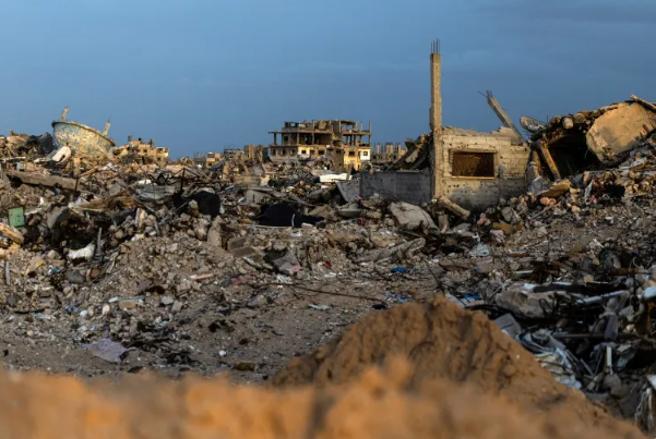 الجيش الإسرائيلي يعلن تصفية 3 مسلحين بغارة على نفق شرق رفح 