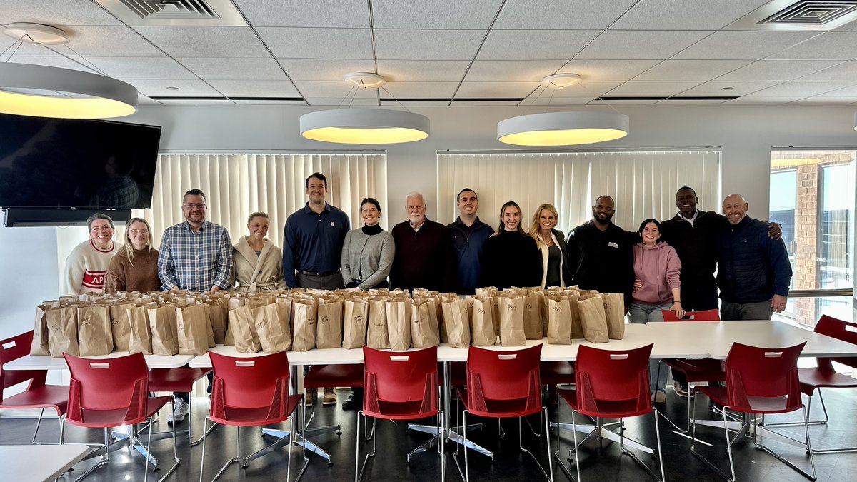 We Build…® The JC&amp;A Way

JC&amp;A’s internal philanthropy group, JCAres, held their first event of the year this morning, preparing sandwiches and packing 100 nutritious bagged lunches for the patrons of Father Bill’s &amp; Mainspring, a shelter right here in Quincy!

JC&amp;A is proud to