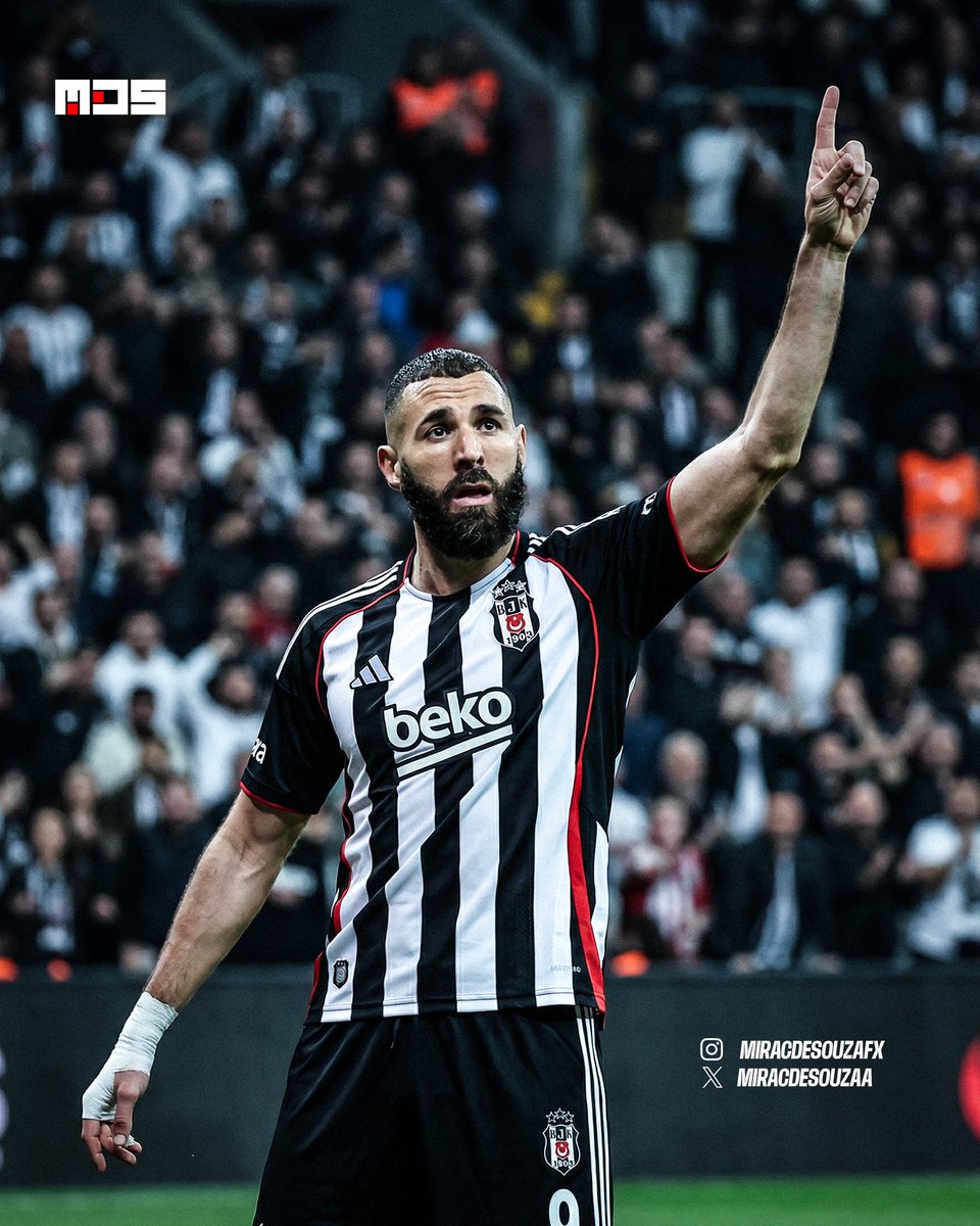 nnocontextBJK's tweet photo. İSTİYORUZ
#BenzemaBeşiktaşa https://t.co/XUitnRtfaN