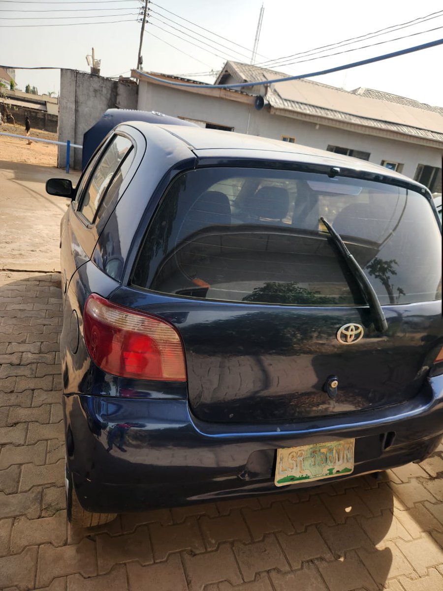 Neatly used Toyota yaris 
Normal hand 
Automatic Transmission 
4.5m 
In good condition 
Kaduna