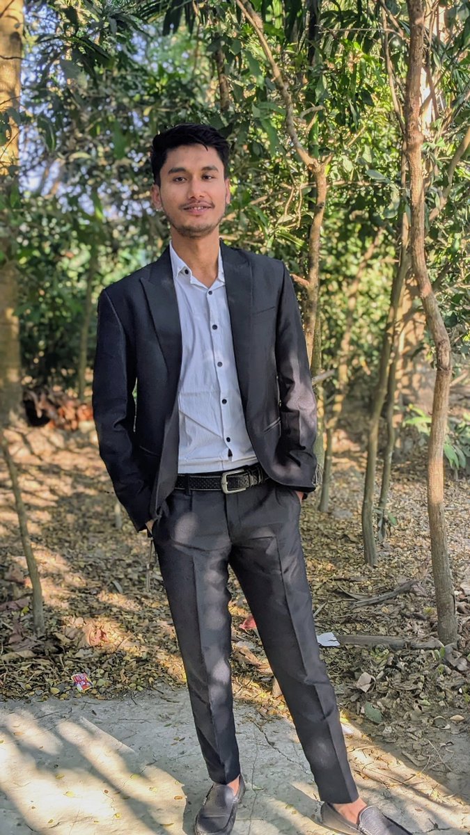NuhasNiksun's tweet photo. Formal for a while 🥰 https://t.co/tQfFbr9SHz