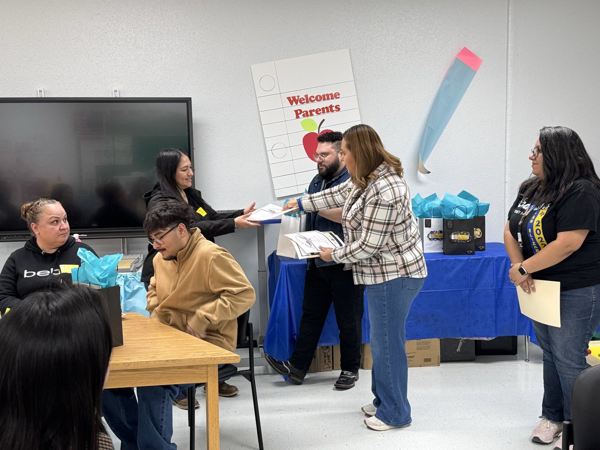 Laura I. Silva tweet media