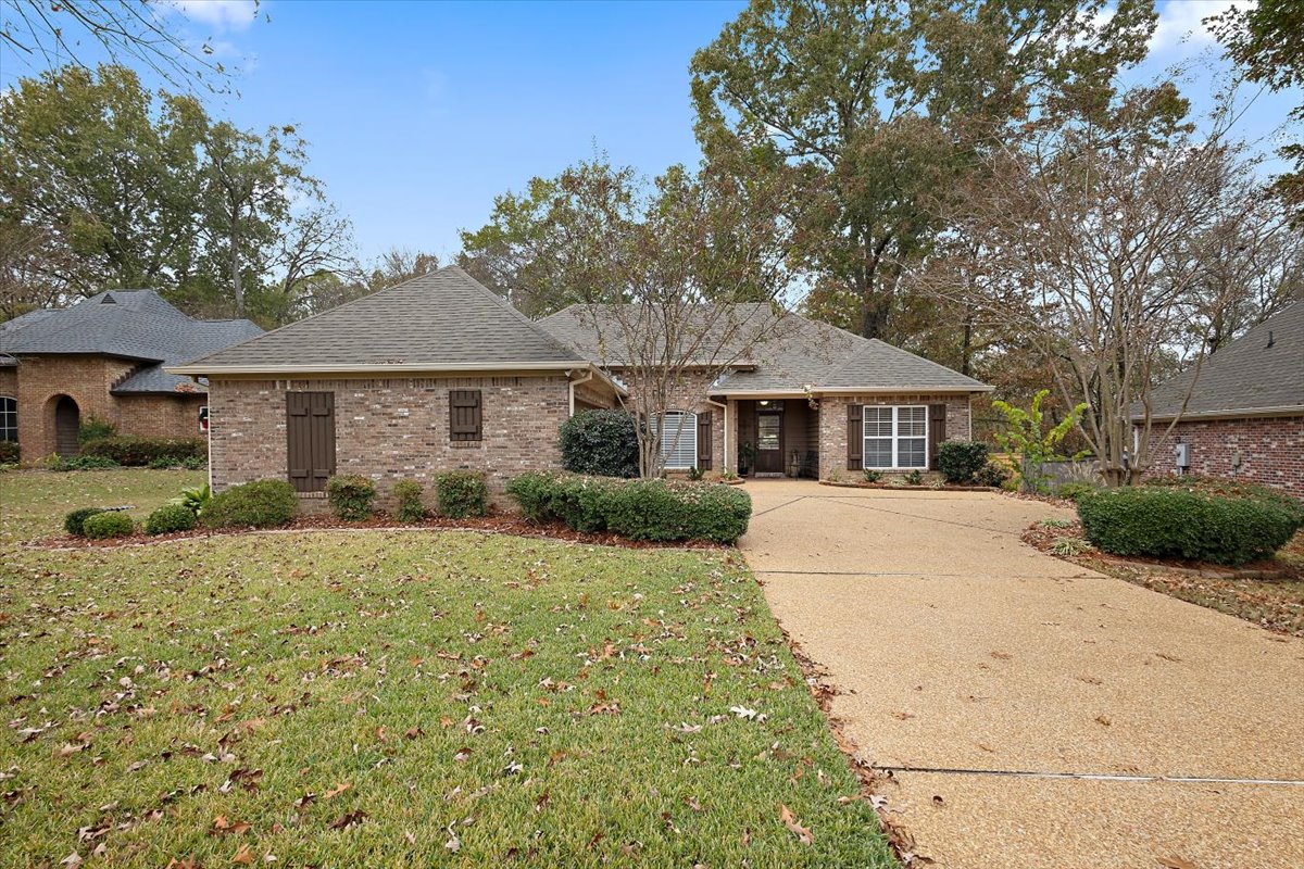 Polles_Prop's tweet photo. Charming 3-bedroom, 2-bath home in Lake Caroline!This immaculate property offers a welcoming foyer that opens to the living room and formal dining room. Located in the sought-after Germantown School District, this home is truly move-in ready. https://t.co/4BunqeiaIQ https://t.co/s0JMmcn0P0