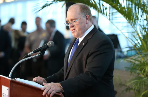 اتفاق بين إدارة ترمب وولاية مينيسوتا لتقليص الوجود الفدرالي في الشوارع 