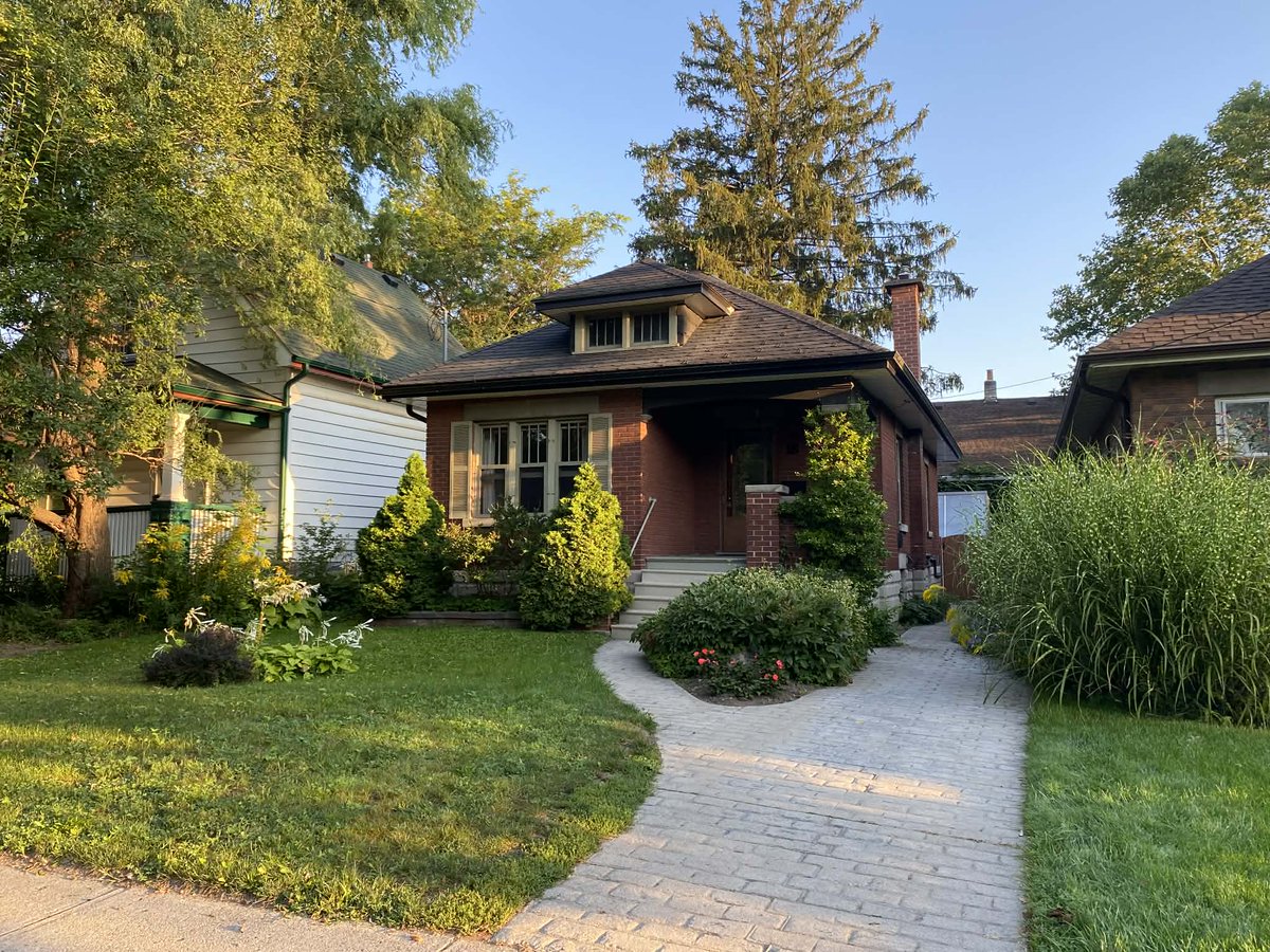 envelopeLondon's tweet photo. Old South London Charm with Income Potential: Move-In Ready on Tecumseh Ave E.!

#oldsouthlondonincomeproperty #oldsouthlondonhouseforsale #wortleyvillagehouse #grannysuiteoldsouthlondon #tylacroixrealtor https://t.co/DGXPYbxJQq