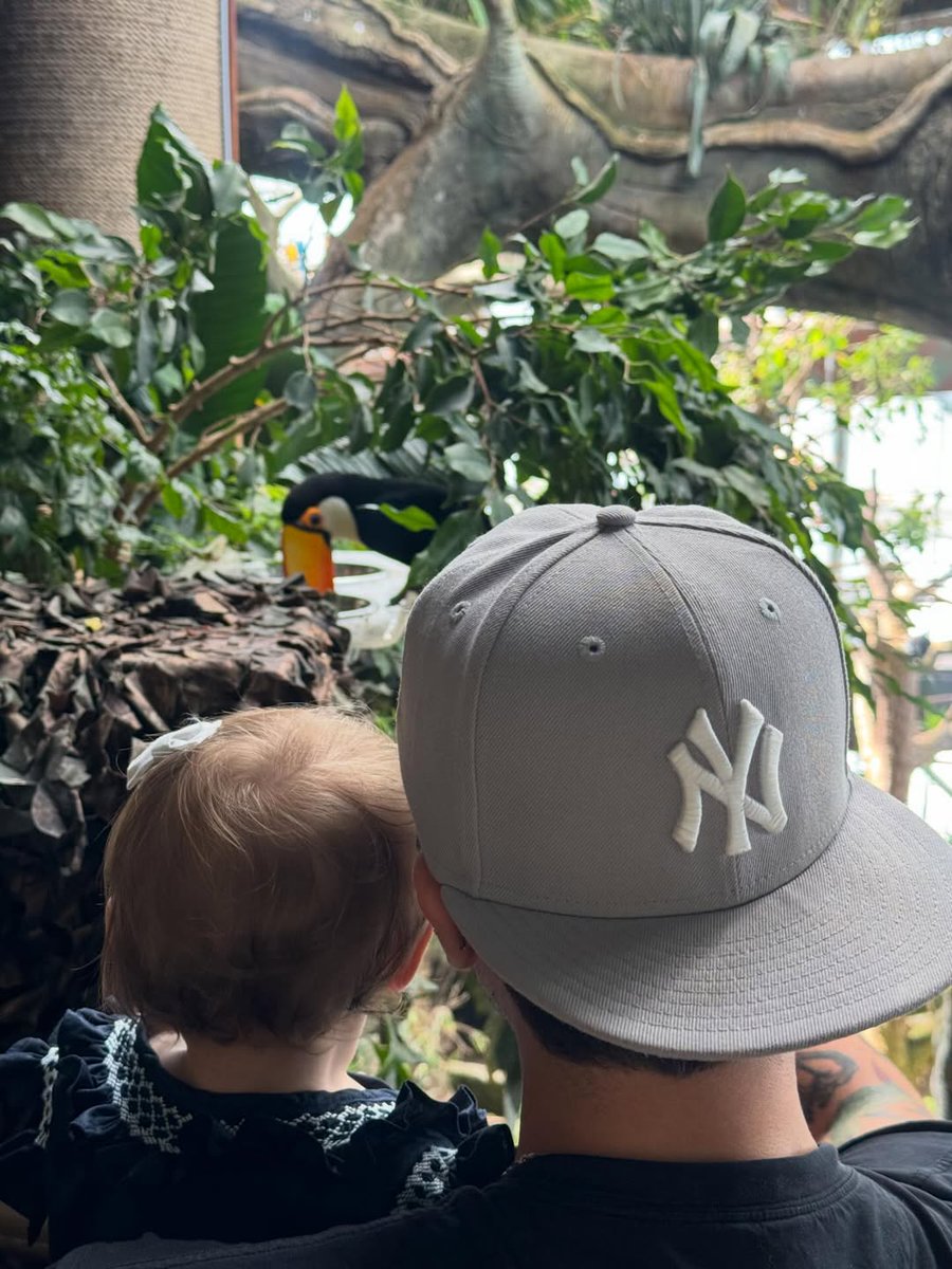 FOFURA! Luan Santana compartilhou novas fotos ao lado da filhinha Serena. 💗

“Vou te levar pra conhecer todas as coisas lindas do mundo, minha filha”