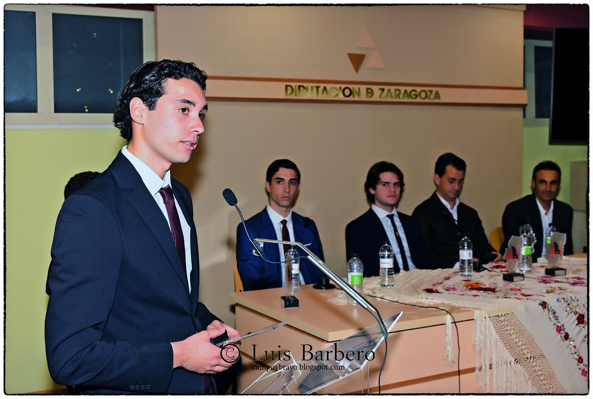 Ángel Alarcón, mejor novillero sin caballos de la temporada 2025 share.google/myZj7bFBEI6PJv…
#Tauromaquia 
#PremiosTaurinos