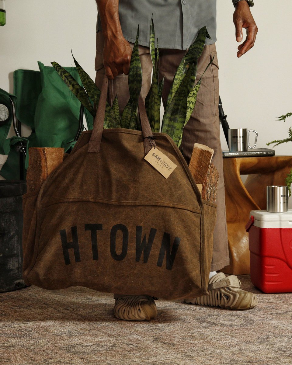 SamandDavy's tweet photo. They're back, y'all. 🪵

The sold-out HTOWN Waxed Canvas Firewood Tote is restocked and available in-store and online now. 

https://t.co/qioIZ4jZtp https://t.co/puQNsBThPw