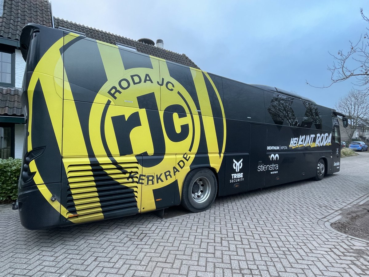 FletcherFootbal's tweet photo. Wij danken @RodaJCKerkrade en @fcdordrechtnl voor de komst naar 𝐅𝐥𝐞𝐭𝐜𝐡𝐞𝐫 𝐃𝐞 𝐊𝐥𝐞𝐩𝐩𝐞𝐫𝐦𝐚𝐧 en 𝐅𝐥𝐞𝐭𝐜𝐡𝐞𝐫 𝐃𝐨𝐨𝐫𝐰𝐞𝐫𝐭𝐡 💪

We wensen de teams succes met de wedstrijden vanavond⚽️

#ALMRJC #VITDOR #RodaJC #FCDordrecht #kkd #keukenkampioendivisie https://t.co/lBqQniFLpW
