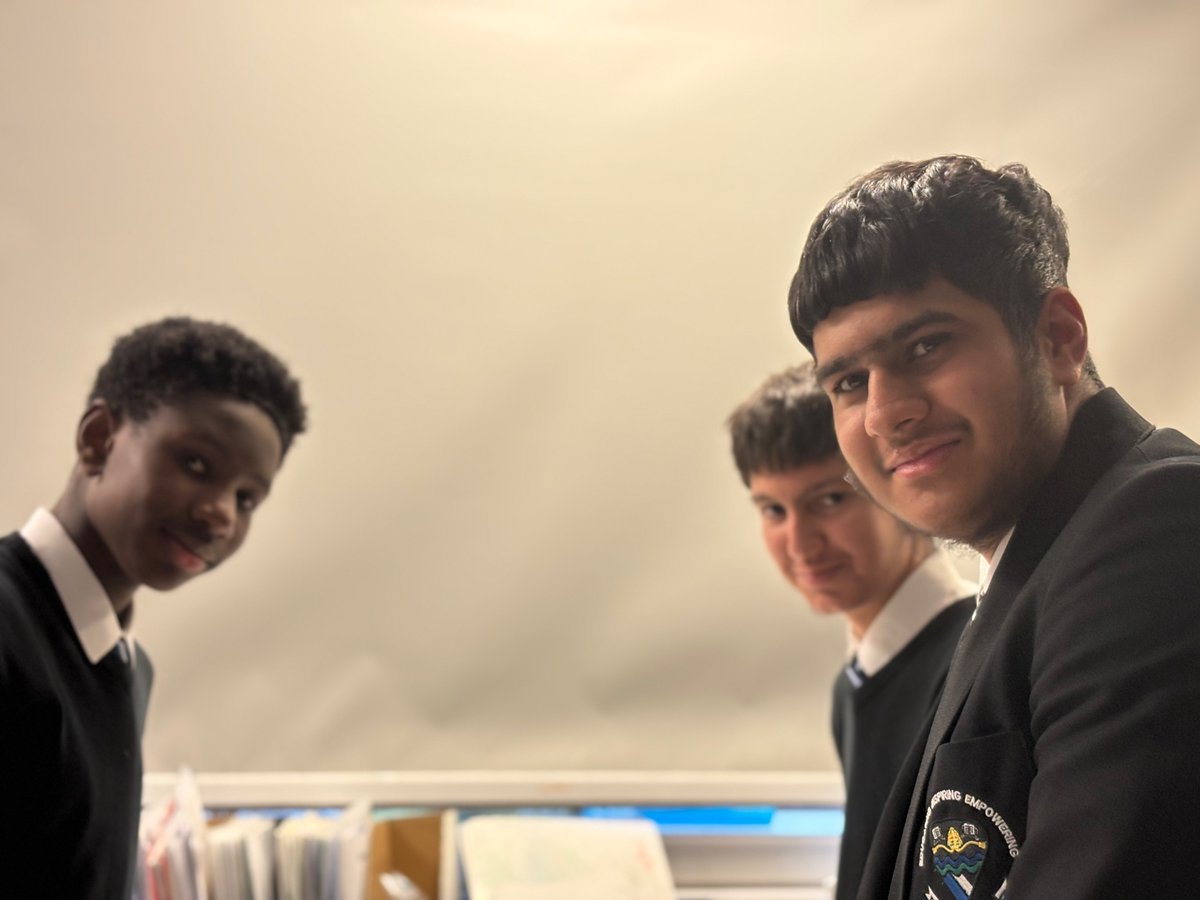 Mrs Wallace 🪐 tweet media