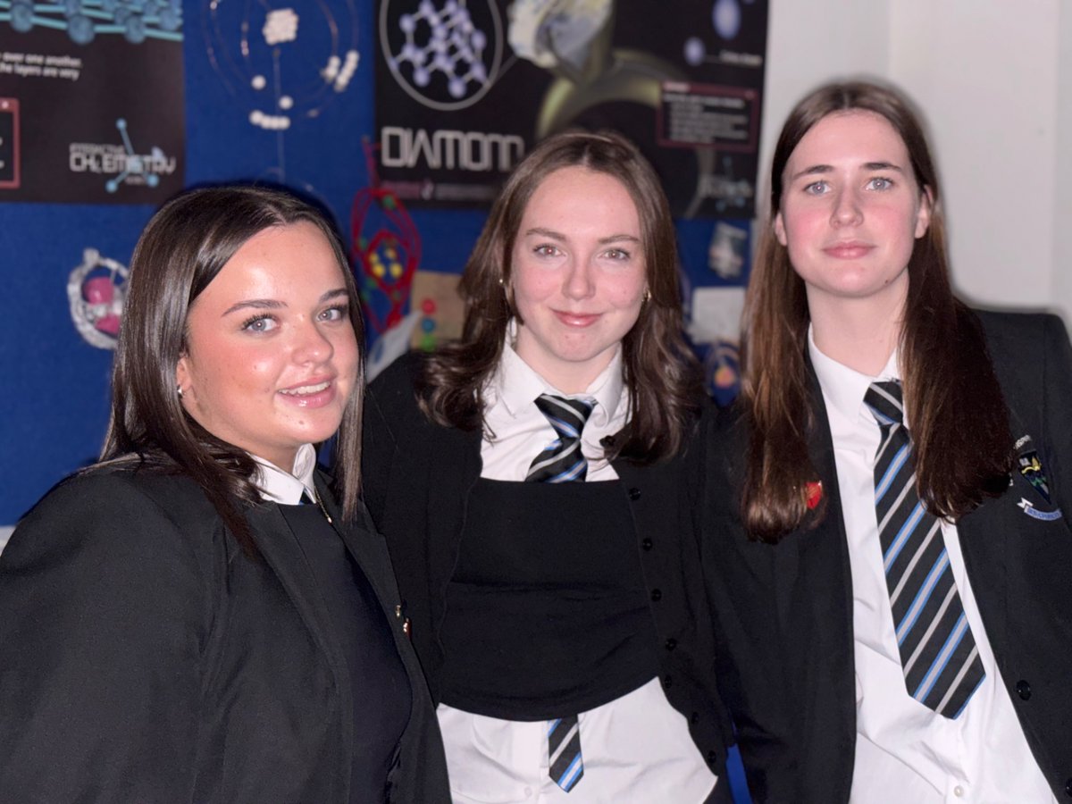 Mrs Wallace 🪐 tweet media