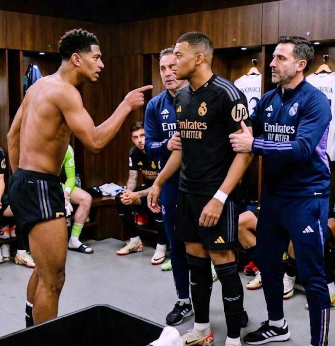 KalshiFC's tweet photo. 🚨In the Real Madrid dressing room, there is still a lot of debate among the “big” names about how they can still make this season a success. The dressing room remains divided between the egos and the Alonso camp.

It looks like it’s going to be a dramatic season for Real, with zero trophies once again. That would be the second year in a row.