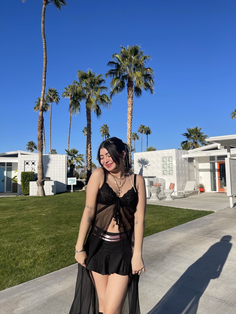 watermeIonsvgar's tweet image. harry’s bday show was truly one of my best fits ya maybe harryween will see me