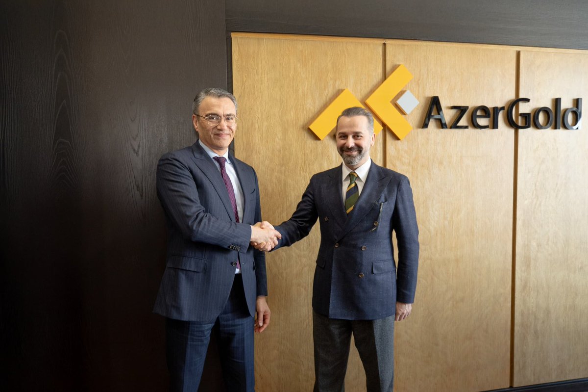 Hörmətli CEO'muz Cənab Alp BEYAZ Bakıya reallaşdırdığı səfər çərçivəsində “AzerGold” CJSC'un İdarə Heyətinin sədri cənab Zakir İbrahimov və rəhbər heyətlə bir araya gəlib.

​Sahəvi inkişaf tendensiyalarının müzakirə edildiyi və təcrübə mübadiləsinin aparıldığı bu səmimi görüşdə