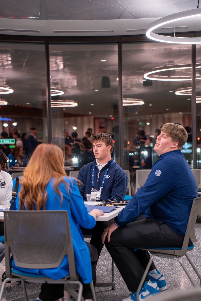 It’s bigger than football 💼

Shoutout to our guys for connecting with business professionals from all over Reno, and working to build relationships that will extend far beyond football!