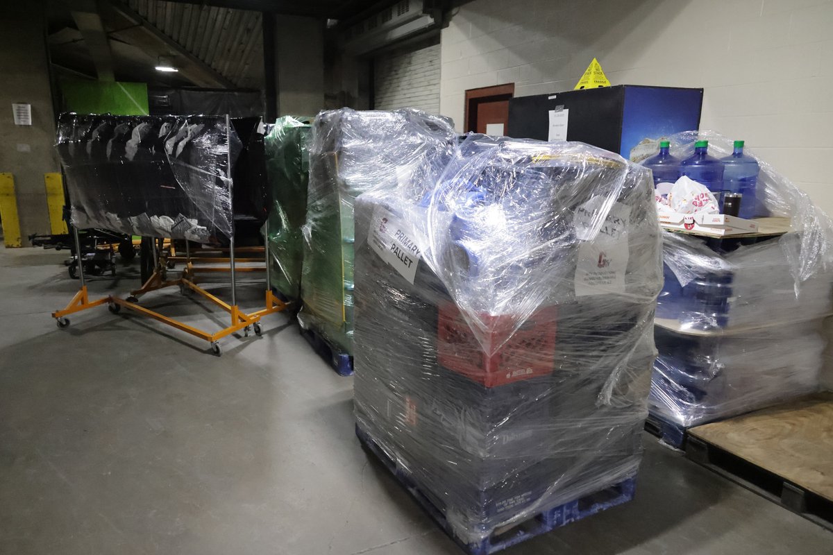 🔗: l.cleveland.com/ojg0dt  

The clubhouse is quiet, the trucks are packed, and spring training is officially on deck. Baseball is almost back, Cleveland. ⚾️

Pictures: David Petkiewicz, cleveland.com