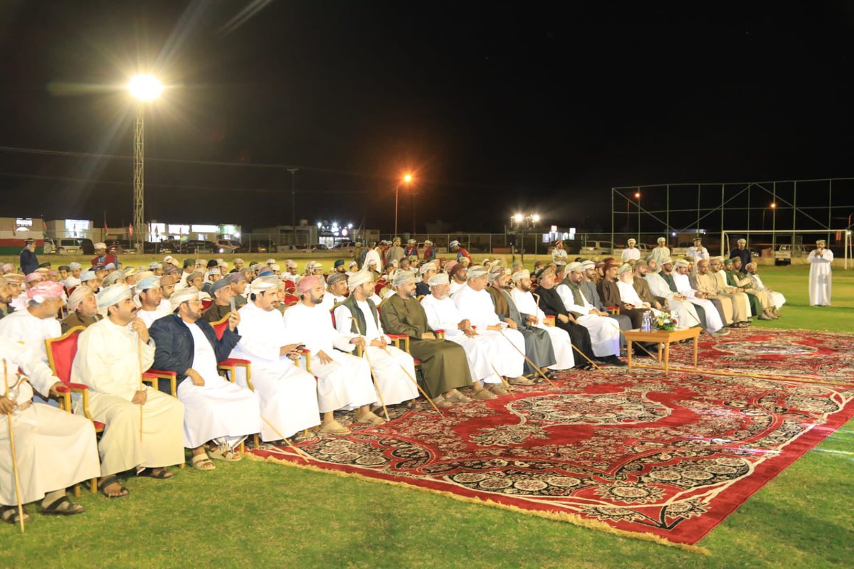 madenavoice's tweet photo. #يحدث_الآن

تحت رعاية ماجد بن علي بن ماجد المعمري، وبتنظيم من فريق وادي بني عُمر الرياضي الثقافي بولاية #صحم، أمسية شعرية بمشاركة نخبة من شعراء السلطنة؛ وذلك على ملعب وادي بني عُمر الرياضي الثقافي بقرية الليهبان بصحم.

#صوت_صحم_للإعلام https://t.co/Z8dBf9BZlZ