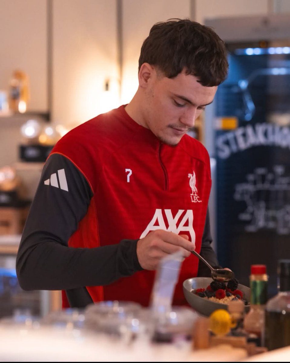 UC_Splendor's tweet image. Better than that overrated Palmer.😏

#football #Chelsea #LFC