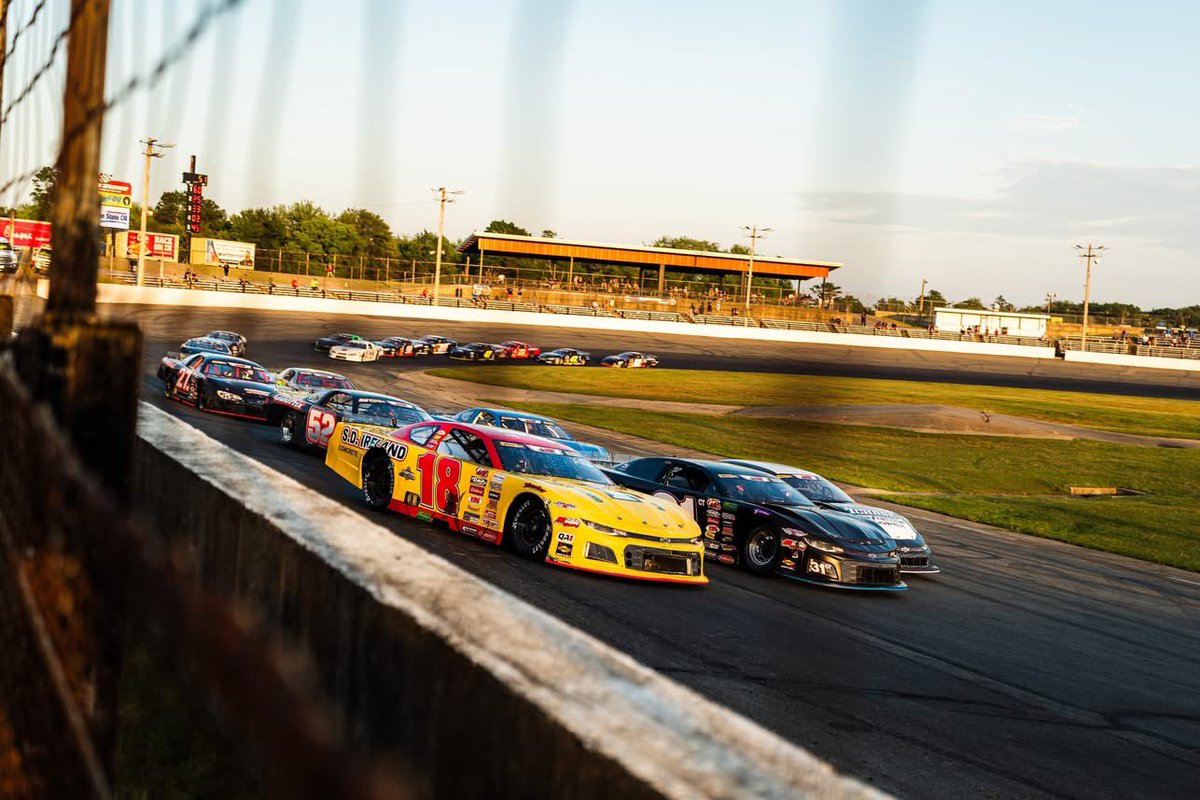 American-Canadian Tour tweet media