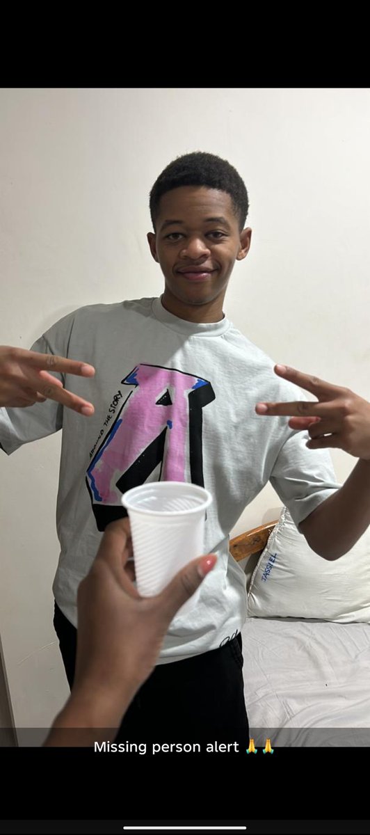 clement_chama's tweet image. MISSING PERSON- PLEASE HELP Name: Mitch Mulenga Age; 24 Last seen location: Ndola Last seen; Tuesday Wearing: Cream white shorts, nude t-shirt, sneckers Carrying: Black gymbag If you have any information, please contact: 0966964304/0977782178 / 0972542440.
RT🙏🏿