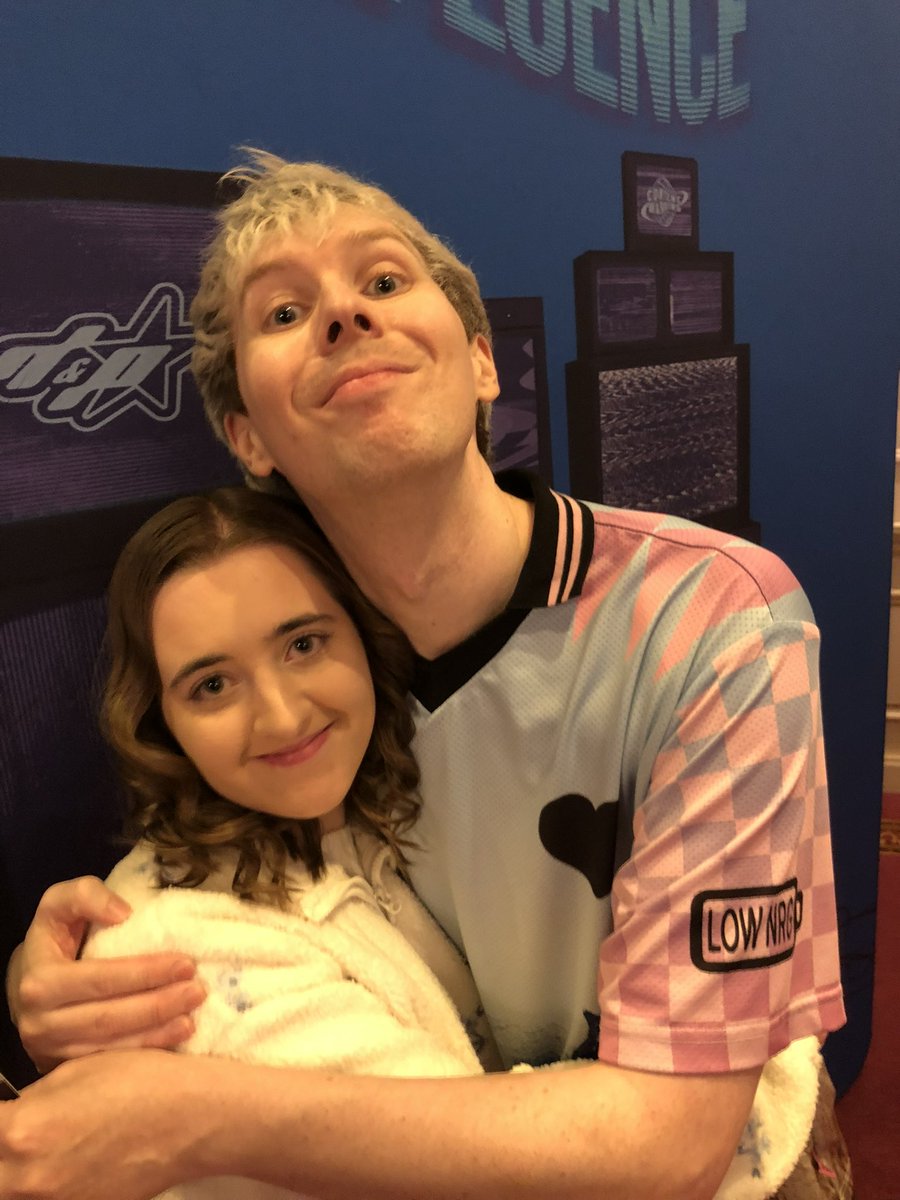 HAPPY BIRTHDAY <a href="/AmazingPhil/">Phil Lester</a> i hope you have the best day celebrating with your BOYFRIEND, thank you for entertaining me for the last 13 years and bringing so much joy to so many people 🎂🎈