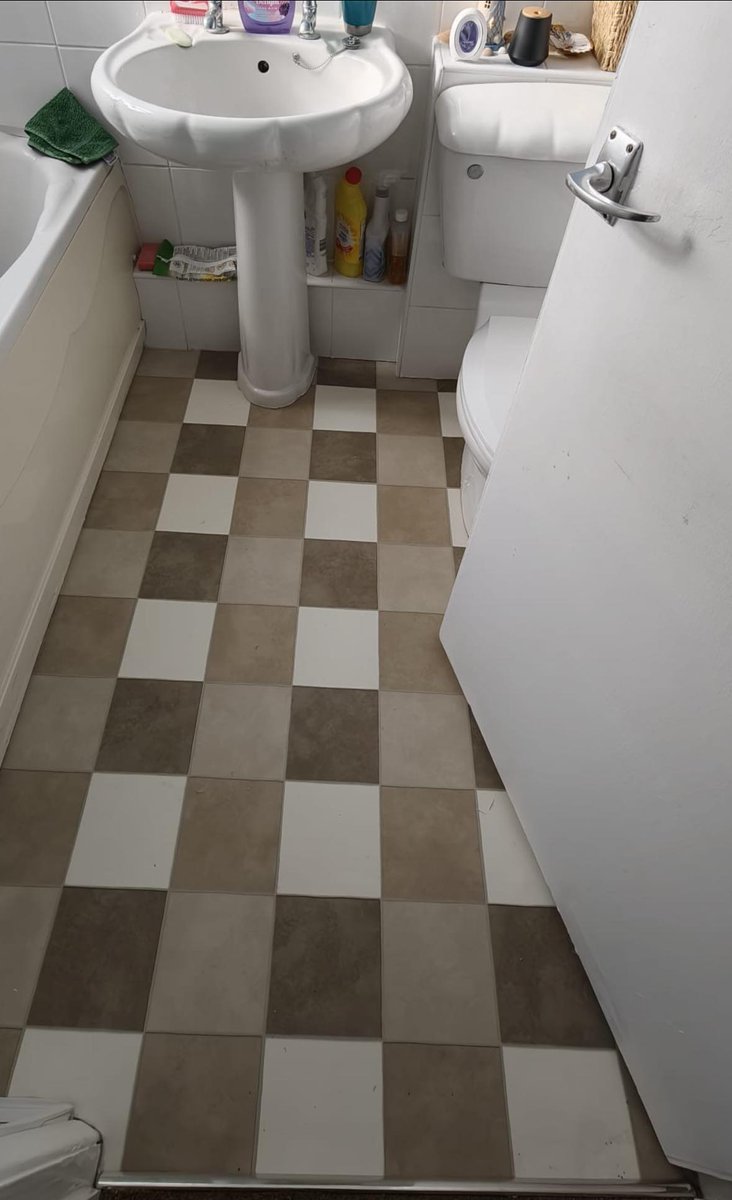 🌟Do you prefer a rustic neutral or a chic monochrome vinyl flooring?🌟 
🤎#Mercado Plaza TX colour Crossing🤎
🖤#Leoline <a href="/LeolineUK/">LeoLine UK</a> Aspire colour York T99🖤
#Shoplocal #Supportlocal #Beeston #Nottingham #Flooring