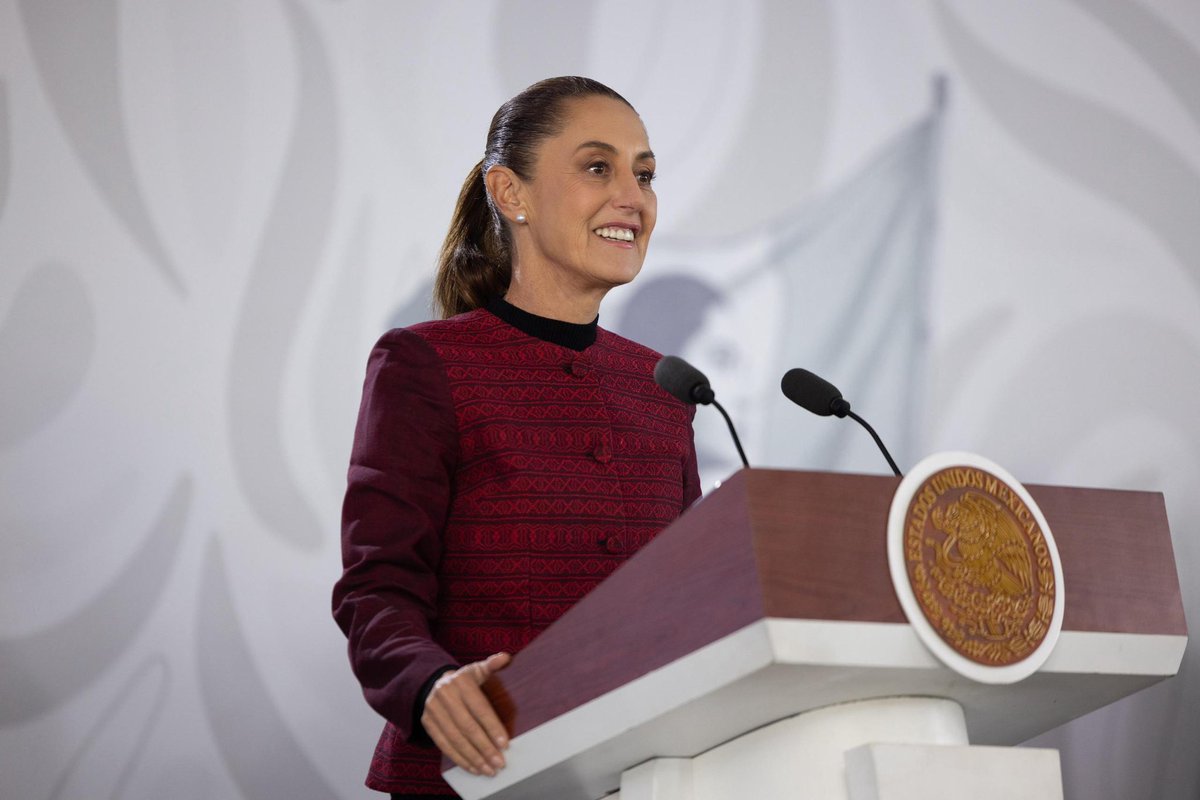 rosaicela_'s tweet photo. En la #MañaneraDelPueblo, encabezada por la Presidenta @Claudiashein en #BajaCalifornia, se presentaron las acciones que llevamos a cabo en coordinación con el gobierno del estado y la @SSPCMexico, para atender las causas que generan la violencia. Acercamos cultura, deporte, servicios y programas, como #SíAlDesarmeSíALaPaz. 🇲🇽🕊️@MarinadelPilar @RocioBarcenaM