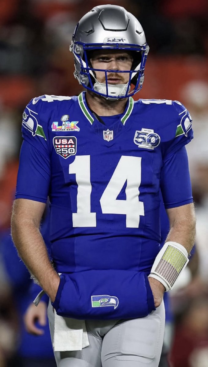 landonfinalboss's tweet photo. #SuperBowl  missed opportunity with the throwbacks https://t.co/TZLeyOdEl7